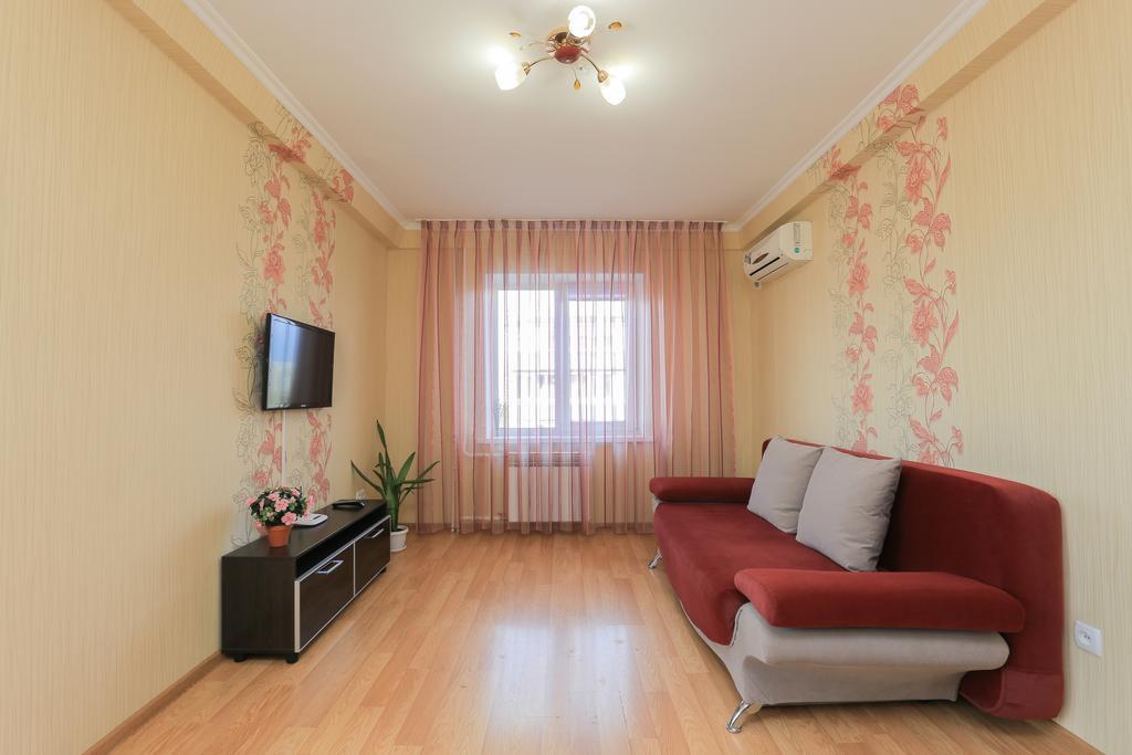 Apartment On Obolonskiy Prospect 12 Kiev Dış mekan fotoğraf