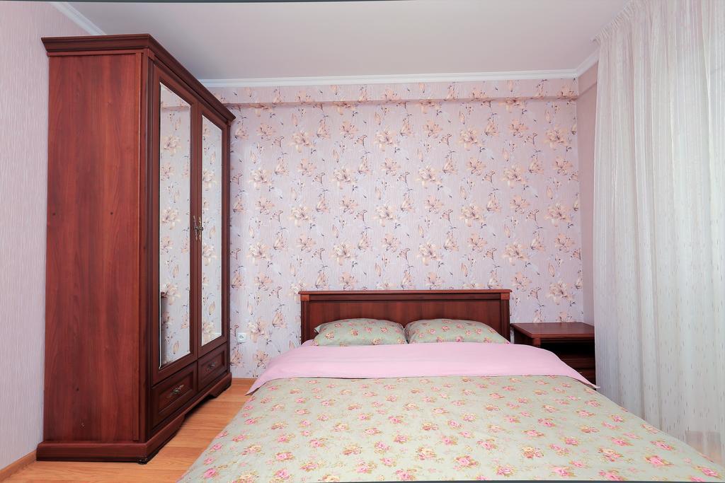 Apartment On Obolonskiy Prospect 12 Kiev Dış mekan fotoğraf